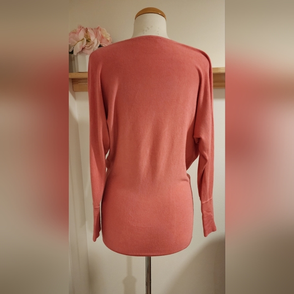 Part Two beautiful sweater - Picture 3 of 5